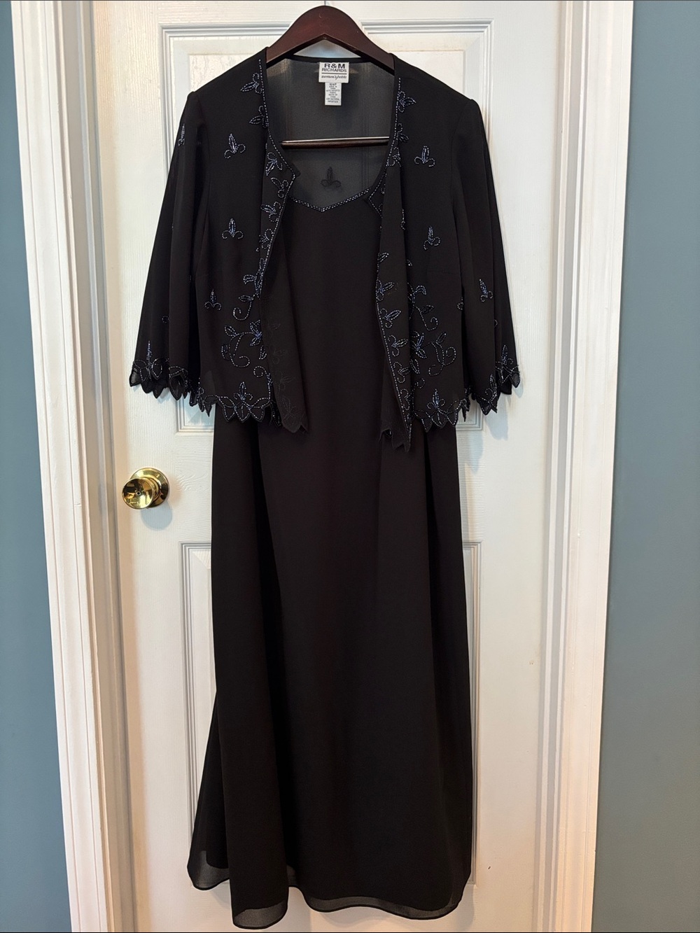 Evening Wear Black Embroidered Two-Piece Evening Gown with Jacket size 16 Women